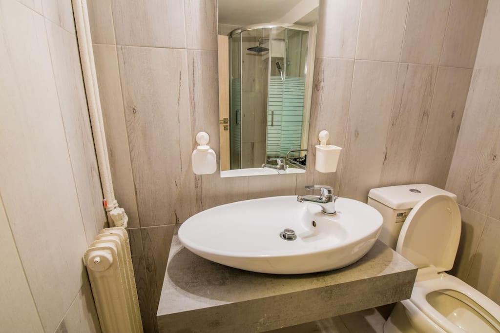 2 Bedrooms Apartment Close To Metro Dafni In אתונה מראה חיצוני תמונה