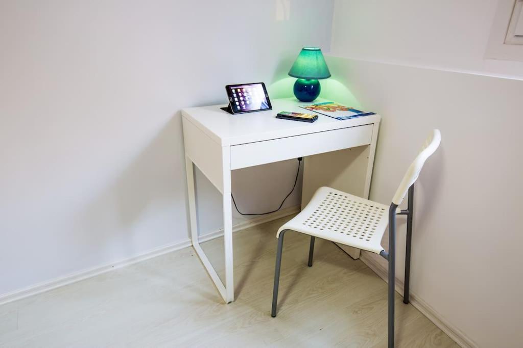 2 Bedrooms Apartment Close To Metro Dafni In אתונה מראה חיצוני תמונה
