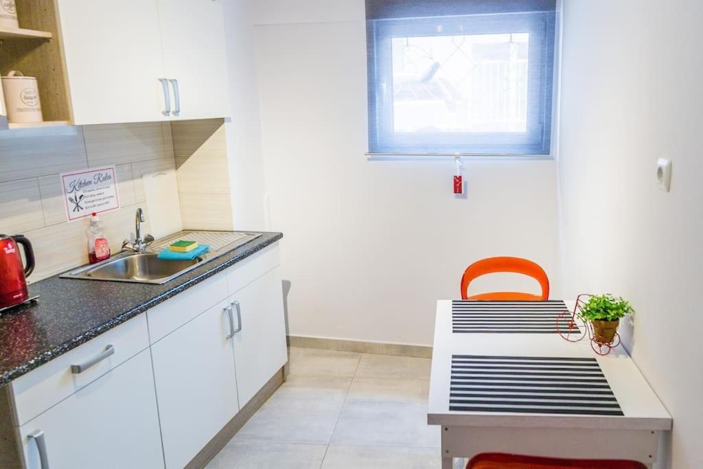 2 Bedrooms Apartment Close To Metro Dafni In אתונה מראה חיצוני תמונה
