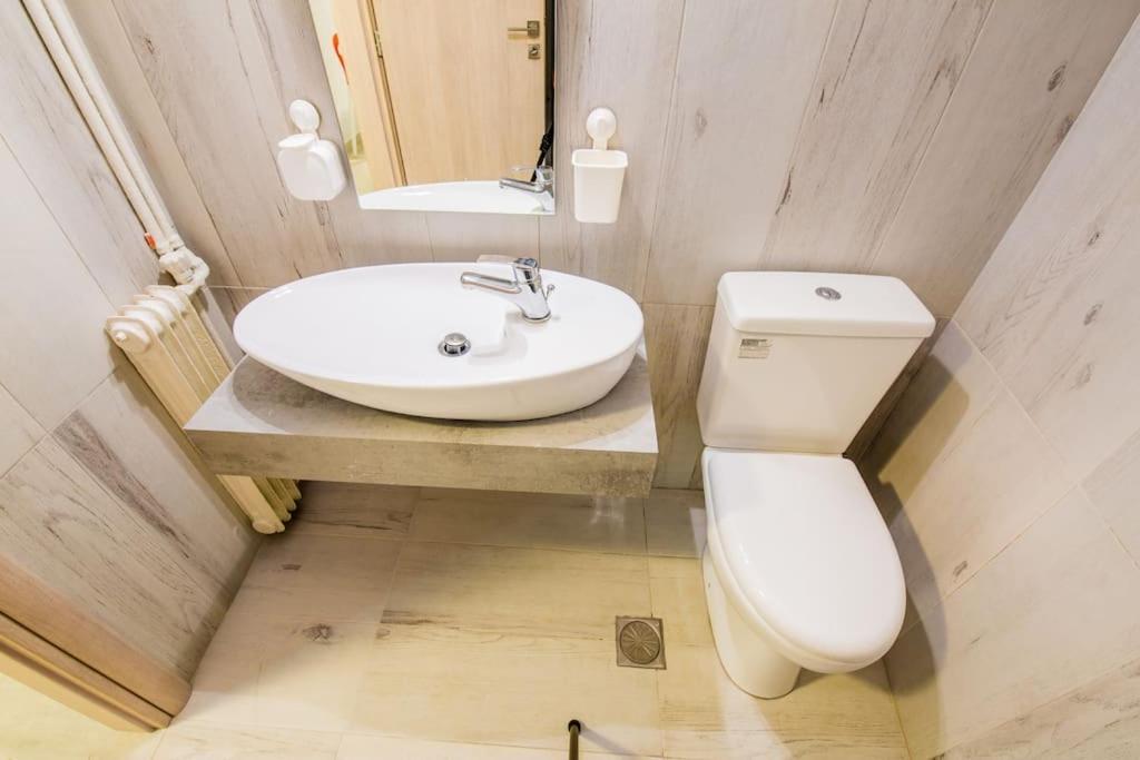 2 Bedrooms Apartment Close To Metro Dafni In אתונה מראה חיצוני תמונה
